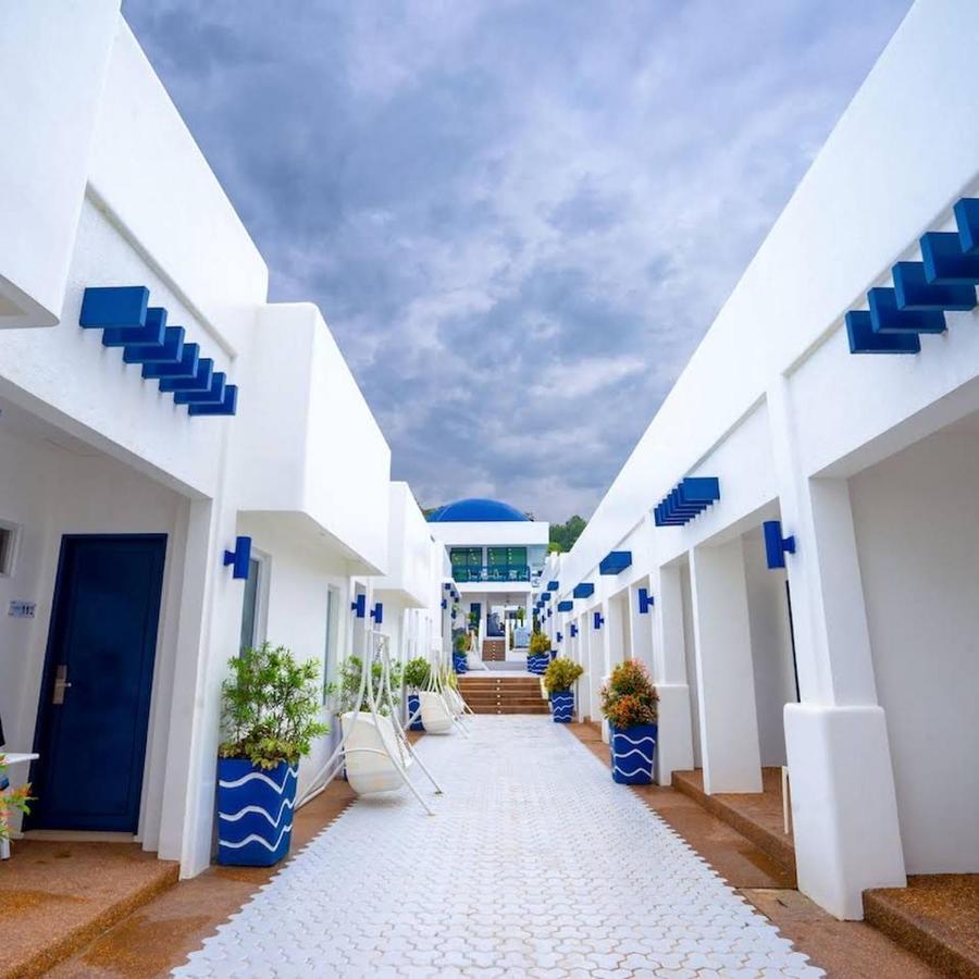 Ruhe Suites Coron Exterior photo
