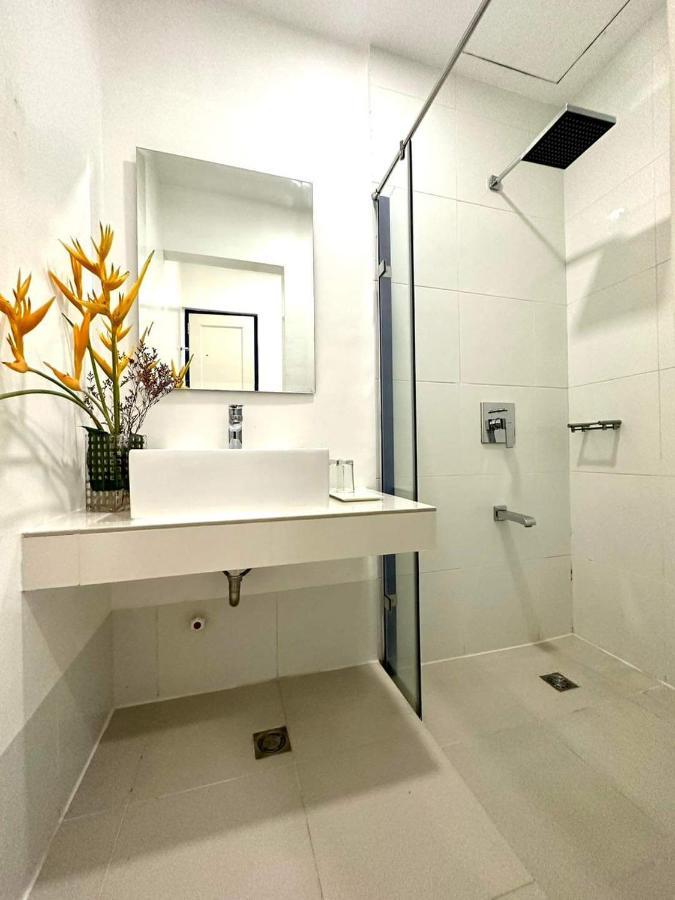 Ruhe Suites Coron Exterior photo